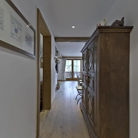 Chesa Lodola A - Apartment